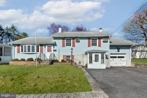 915 Hickory Ave, Middletown, PA 17057