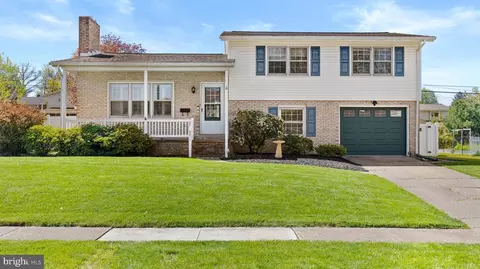 4611 Danbury Rd, Harrisburg, PA 17109