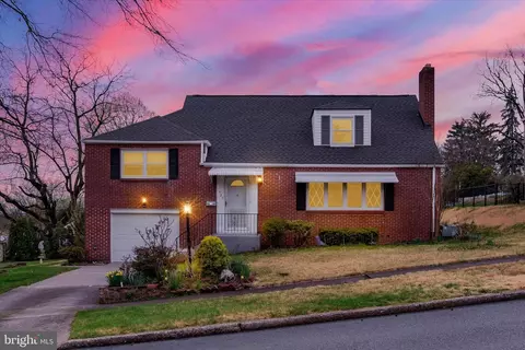 420 Rosewood Ln, Harrisburg, PA 17111
