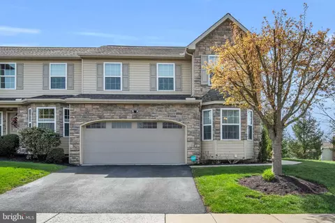 6209 Autumn View Dr, Harrisburg, PA 17112