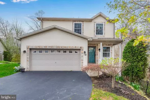 160 Holly Hills Dr, Harrisburg, PA 17110
