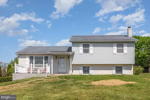 24 Hilltop Rd, Halifax, PA 17032