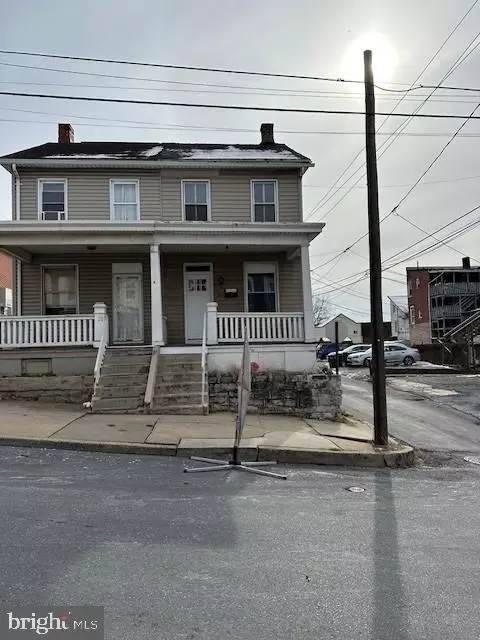 18 Walnut St, Steelton, PA 17113
