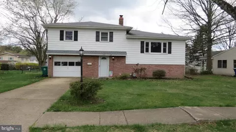 524 Clermont Dr, Harrisburg, PA 17112