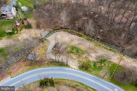 2819 Shutts Mill Rd, Harrisburg, PA 17110