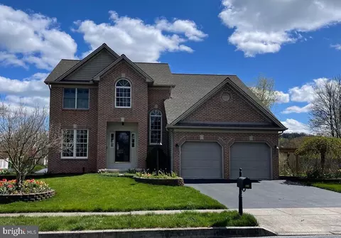 1960 Creek Hollow Ln, Hershey, PA 17033