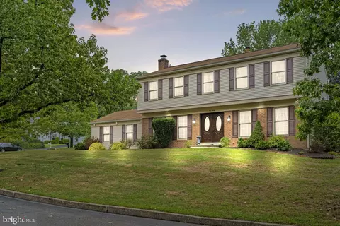 920 Carriage House Ct, Hershey, PA 17033
