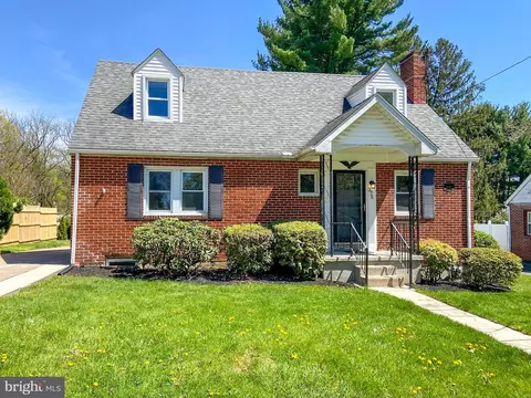 375 N 48th St, Harrisburg, PA 17111