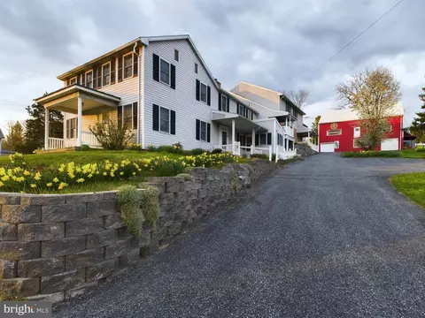 24 S Hoernerstown Rd, Hummelstown, PA 17036