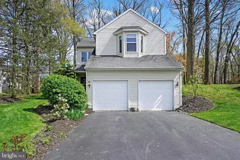 1025 Oak Knoll Dr, Harrisburg, PA 17111