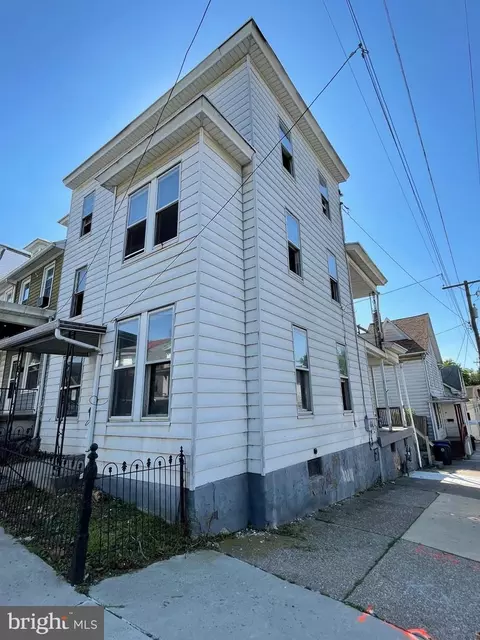 239 Locust St, Steelton, PA 17113