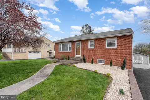 1087 Acri Dr, Harrisburg, PA 17111