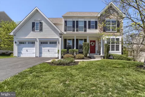 7078 Creek Crossing Dr, Harrisburg, PA 17111