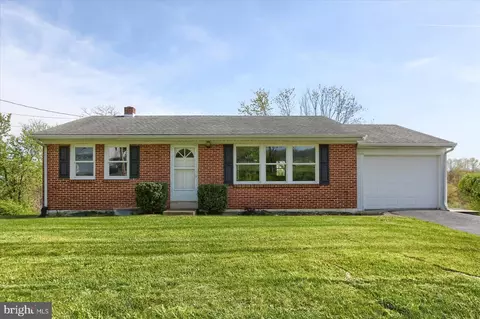 7961 Moyer Rd, Harrisburg, PA 17112