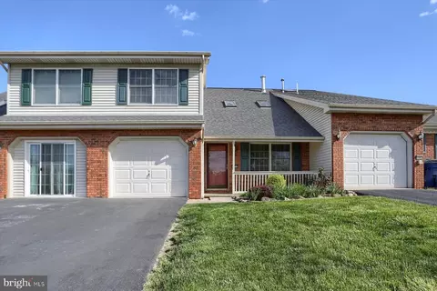 1250 Woodridge Dr, Middletown, PA 17057