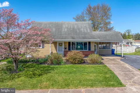 117 Shirley Dr, Middletown, PA 17057