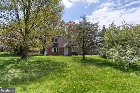3606 Roundtop Rd, Elizabethtown, PA 17022