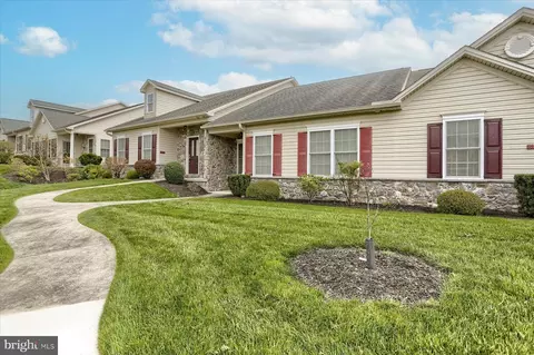 6936 Derrick Dr, Harrisburg, PA 17112