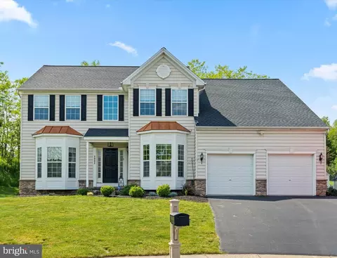 2002 Laura Ln, Harrisburg, PA 17110