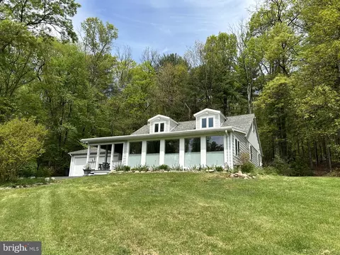 1714 Potato Valley Rd, Harrisburg, PA 17112