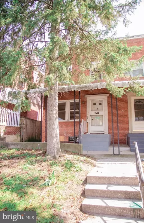 2267 Kensington St, Harrisburg, PA 17104
