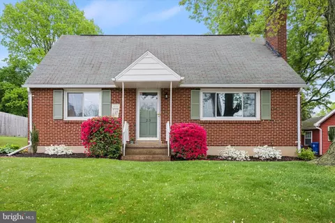 23 State Dr, Harrisburg, PA 17112