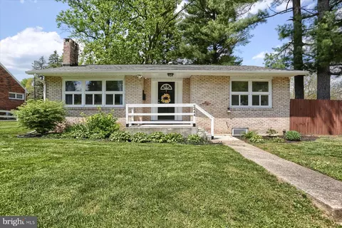 2444 Parkway Blvd, Harrisburg, PA 17103