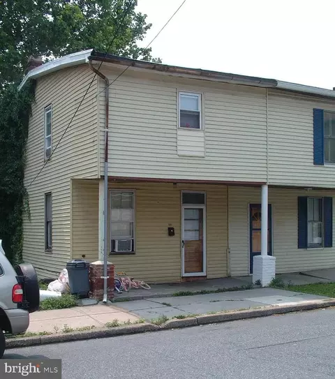 332 S 4th St, Steelton, PA 17113