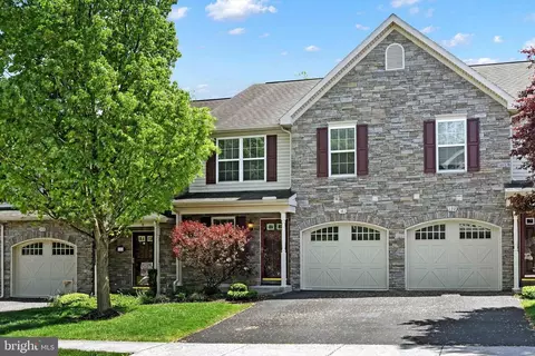141 Needlewood Dr, Harrisburg, PA 17112