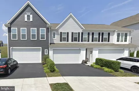 653 Buck Dr, Hummelstown, PA 17036