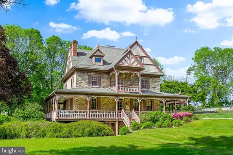 1260 Lumber St, Middletown, PA 17057