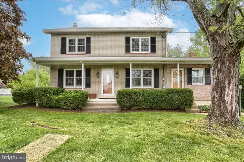 453 N Meadow Ln, Harrisburg, PA 17112