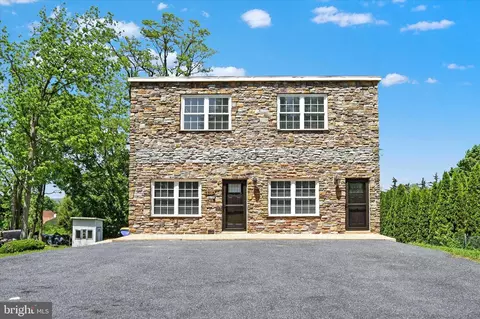 2712 Locust Ln, Harrisburg, PA 17109