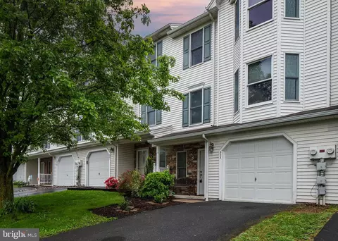 523 Sunday Dr, Harrisburg, PA 17111