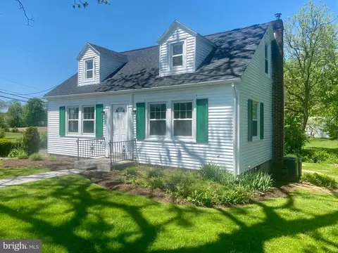 3305 Roundtop Rd, Elizabethtown, PA 17022
