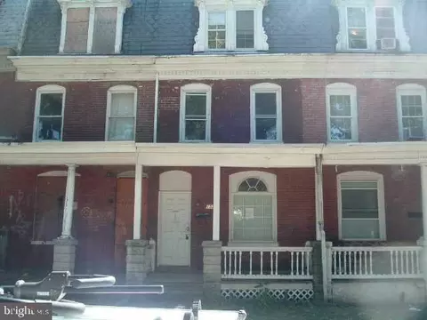 1533 Berryhill St, Harrisburg, PA 17104
