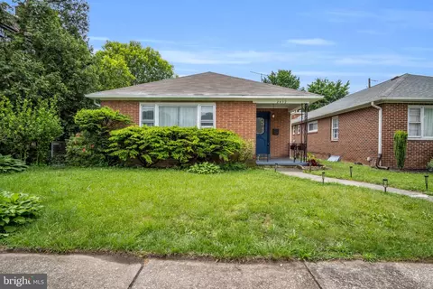 2432 Green St, Harrisburg, PA 17110