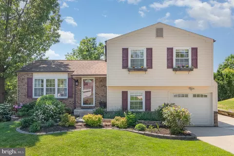 577 Oriole Ct, Harrisburg, PA 17111