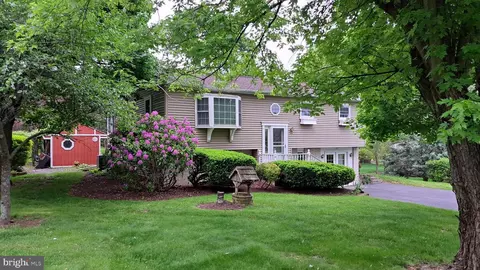 417 Bolton Dr, Harrisburg, PA 17112