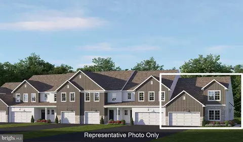 7888 Briarwood Dr, Harrisburg, PA 17112
