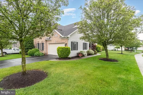 405 Baumgardner Dr, Harrisburg, PA 17112