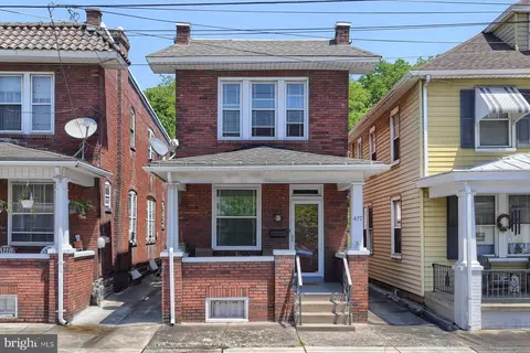 427 S 2nd St, Steelton, PA 17113