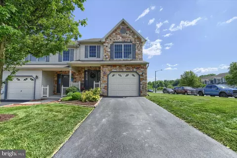 456 Sunday Dr, Harrisburg, PA 17111