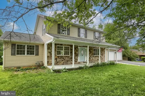 5961 Acorn Dr, Harrisburg, PA 17111