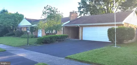 422 Susan Rd, Harrisburg, PA 17109