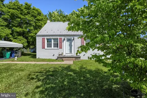 5140 Ridgeview Dr, Harrisburg, PA 17112