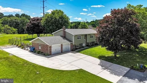 305 Sarhelm Rd, Harrisburg, PA 17112