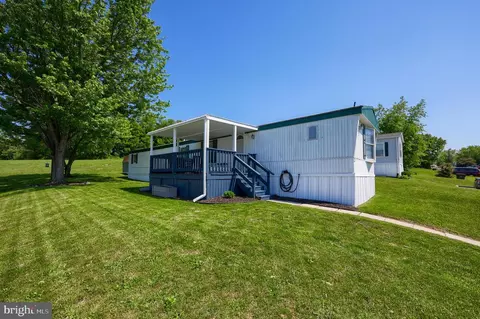 21 Dallas Dr, Grantville, PA 17028