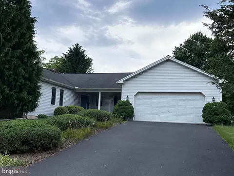 318 Mollie Dr, Harrisburg, PA 17112