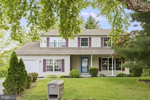 113 Kings Mill Ct, Harrisburg, PA 17110